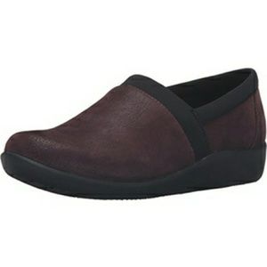 NIB Cloudsteppers Clarks Slip On Shoes Size 8